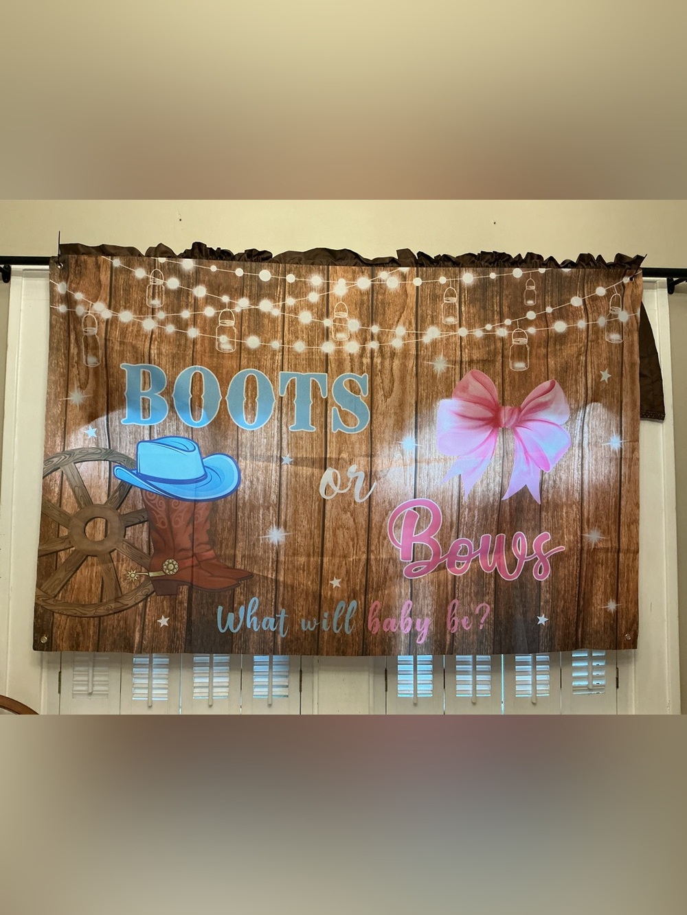 Boots or bows banner and balloons